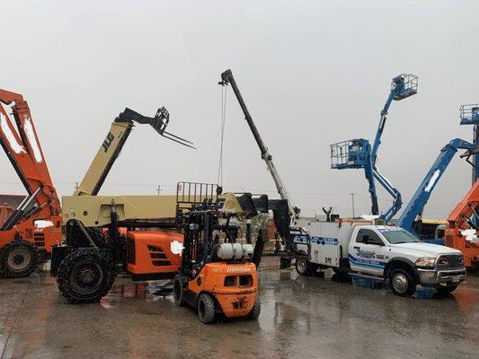 Rain or shine, our mobile service techs will do what's needed to get your equipment back up and making money!