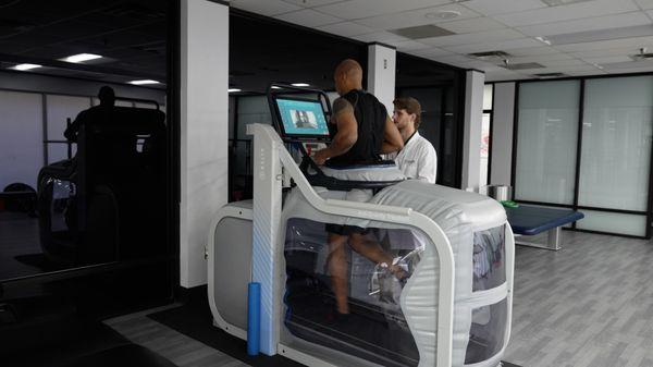 Gravity free treadmill