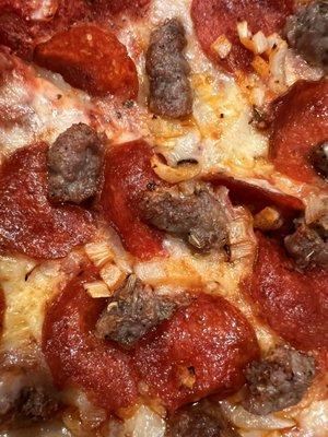 Pepperoni, Sausage, Inion Pizza