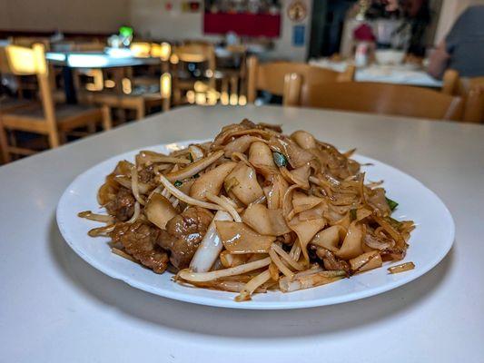 beef chow fun $10