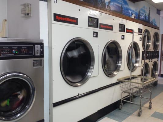 Biggest dryers in Anchorage, 75 lbs. 25 cents for 1st 3 mins, 25 cents each additional 2 mins. Very spendy