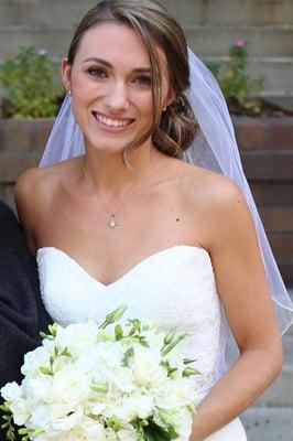 This glowing Bride used our Organic Dark formula customized to her skin tone