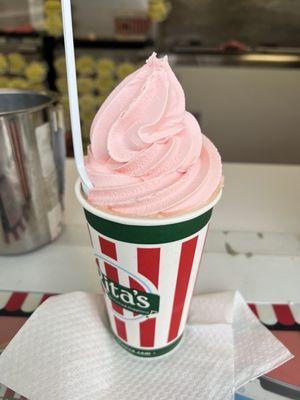 Strawberry cheesecake cream ice and strawberry custard gelati so good!