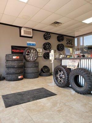 Monroe Tires & Riims