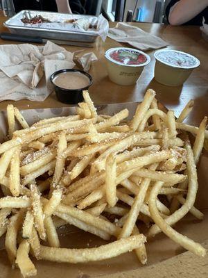 Parmesan fries with fry sauce