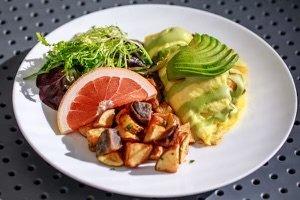 Short Rib Omelet

Braised Beef, Egg, Cheddar, 
Jalapeno Sauce and Avocado