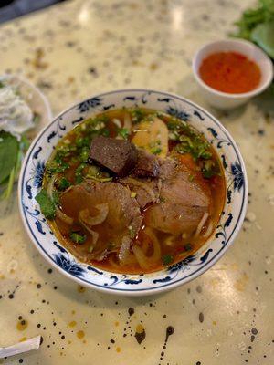 Spicy Beef Noodle Soup Large