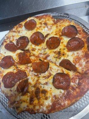 Delicious pepperoni pizza! You gotta have a slice!