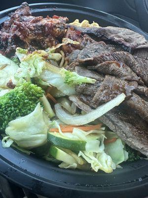 2 protein bowl spicy chicken and Steak Teriyaki Bowl veggies and noodle