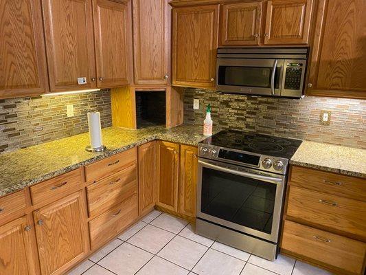 Backsplash installation