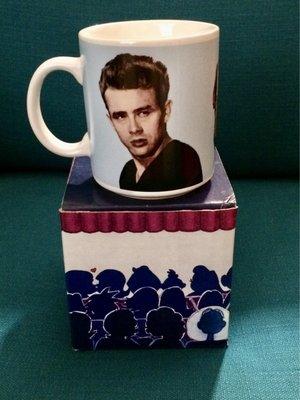 Mug memorabilia. 02/13/24