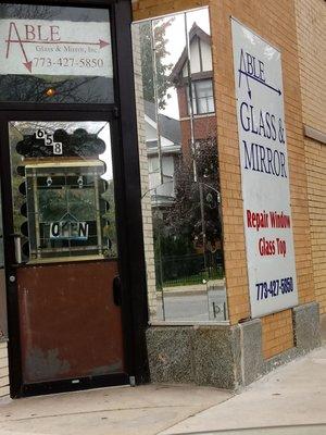 Great place to go if you need a mirror or glass fixed or replaced