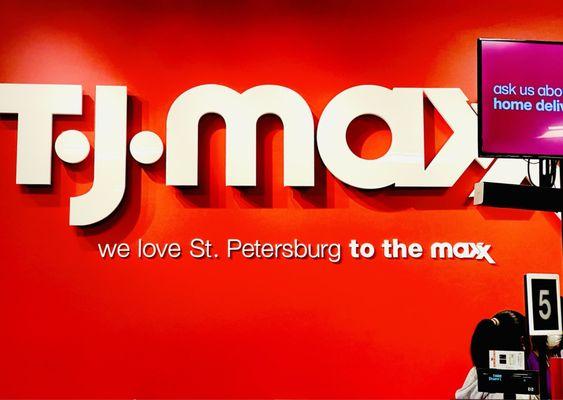 "We Love St. Petersburg to the Maxx" OuiOui.