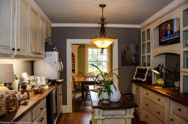 Kitchen Buffet area