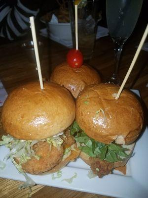 FRIED CHICKEN SLIDERS (3)