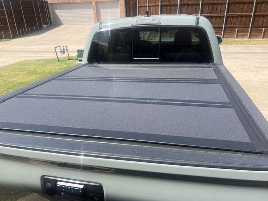 Truck bed cover