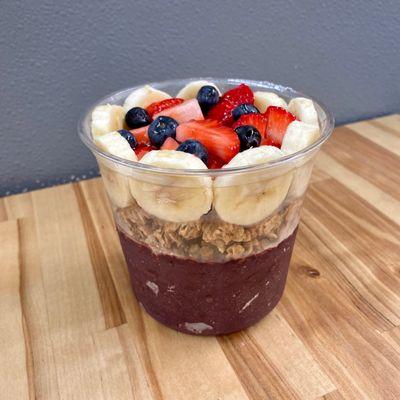 Traditional Açaí Bowl.