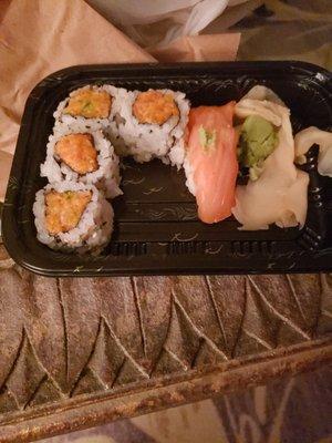 Spicy salmon and smoke salmon sushi