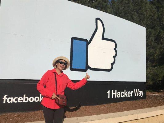 Facebook, now Meta Thumb up sign