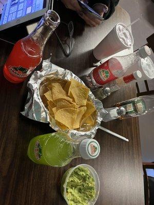 chips & guac. & drinks