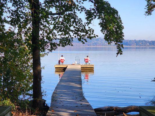 Nice dock for catching fish on sunny days.