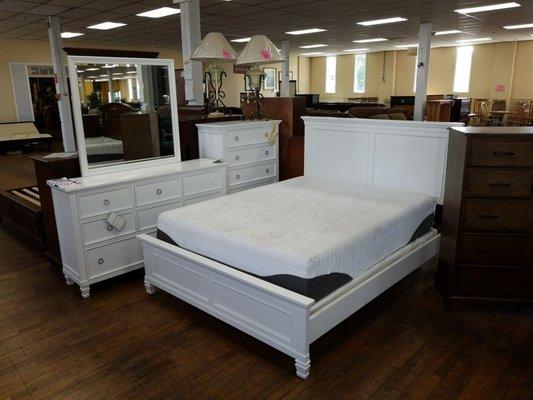 5 pc bedroom for $1149. White or black.