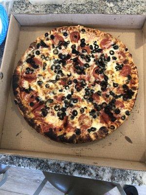 Large pepperoni/black olive pizza