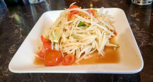 ...Thai papaya salad (somtum)