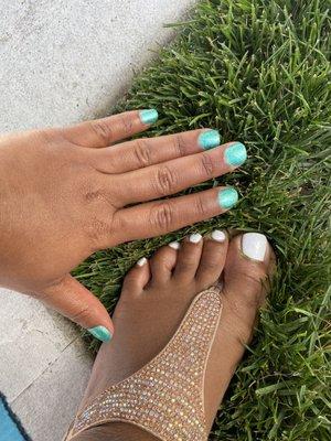 Deluxe Manicure and Gel Toe Polish Change