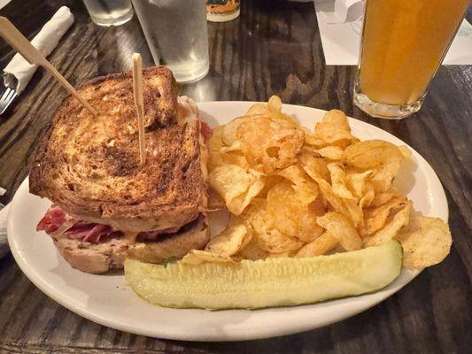 Reuben with chips