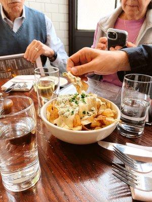 Potato Chips with fondue