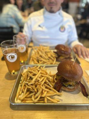 Hamburger Bonanza with Garlic Fries