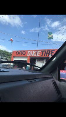 Dixie Tire Techs