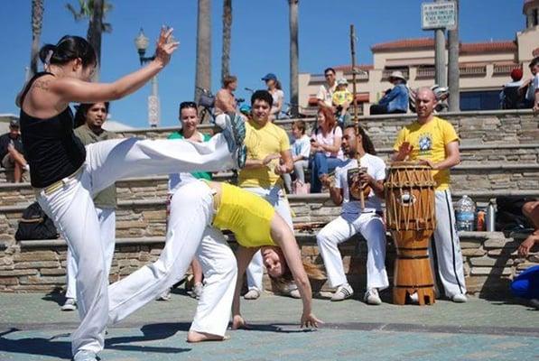 Capoeira Mandingueiro, class at the beach in downtown Huntington Beach (2014)