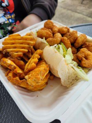 Shrimp poboy