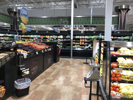 Nice wide aisle and produce.