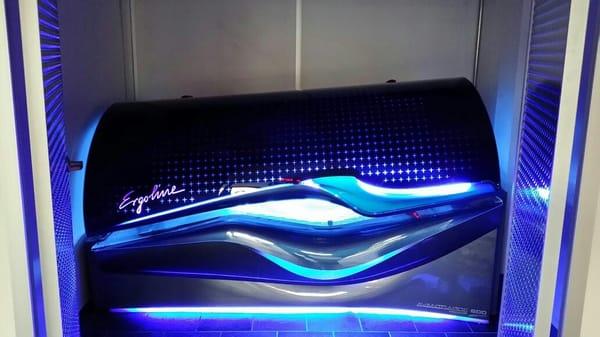 Ergoline Avantgarde 600- Adjustable facial tanners.12 minute bed . Brand new bulbs! Ultimate tanning experience!