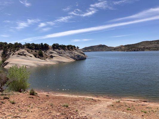 Lake shore where the dinosaur tracks are. High water level meant that many tracks were submerged.