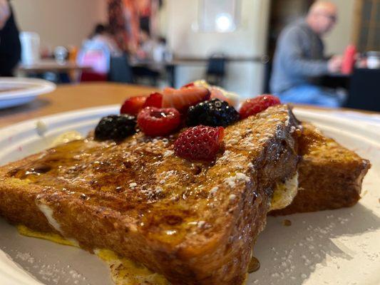 French Toast w/ Mixed Berries