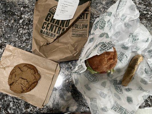 Ginger molasses cookie, Blue Ribbon Sandwich