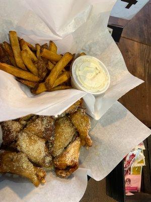 Garlic parmesan wings, bone in