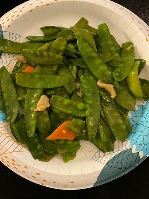 Chicken with black mushrooms, more like chicken with snow peas.