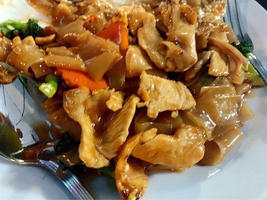 Pad See-Ew chicken