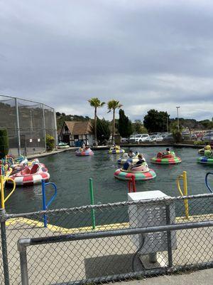 Outdoor bumper boats