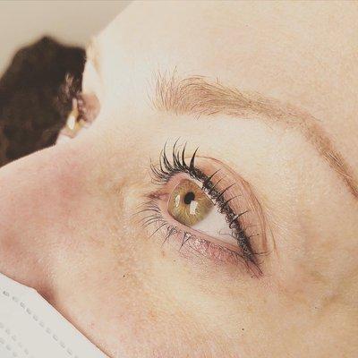 Natural lashes. Amplified.
#eyebrowsbynikin #lashlift #lashtint #lashes #elleebana #elleebanalashlift