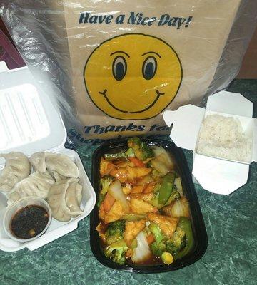 steamed dumplings, bean curd (tofu) w/fresh veggies & sticky rice....from the menu. YUMMY! Sweet staff & never disappointed (or sick!!)