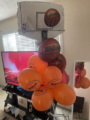 Wilson basketball package plus added balloons