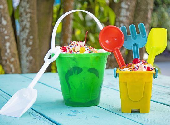 Beach Bucket Sundaes