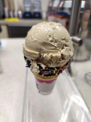 @Baskin-Robbins Kalihi; 7/14/2024. Coffee Ice Cream Cone for meeh, taste So good!