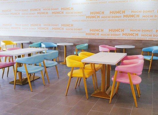 Umm, pastel chairs and gold? Yes please! Excellent design choice for the interior.